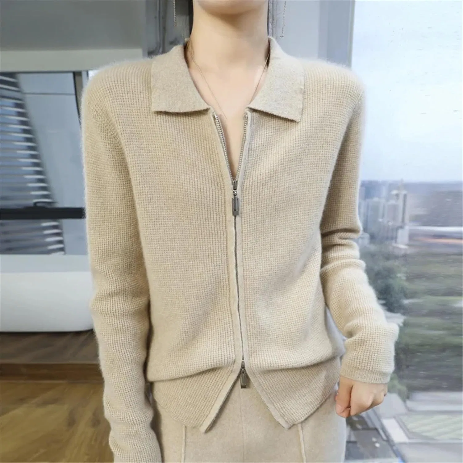 Женский свитер с воротником и двойной молнией, Cashmere Wool Sweater, молочно-белый — фото 2