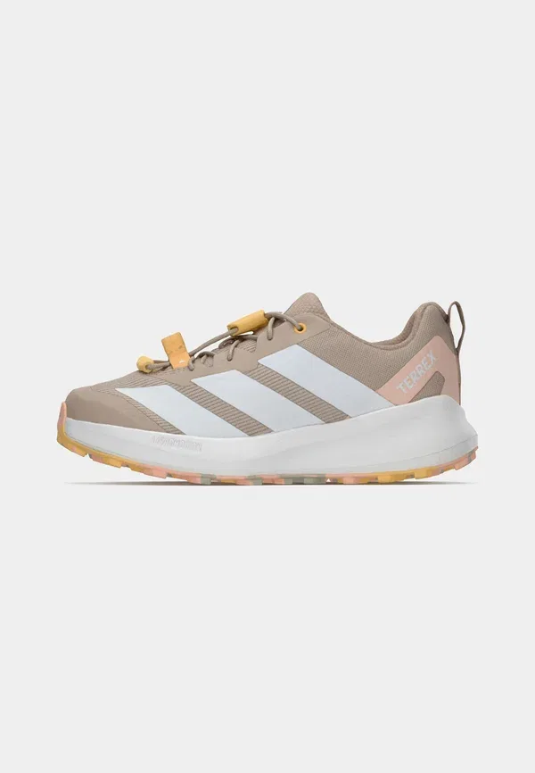 Кроссовки Agravic унисекс для бега по неровным поверхностям Adidas Terrex, белый/оранжевый/коричневый — фото 2