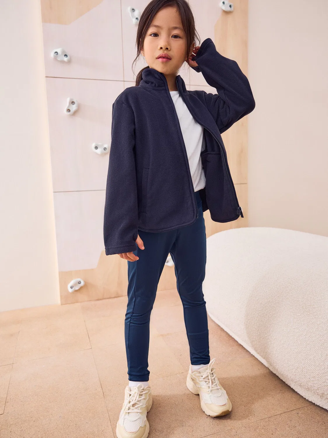 Флисовая куртка с застежкой-молнией, модель Navy Blue Zip-Up Fleece Jacket With Pockets Next, синий — фото 2