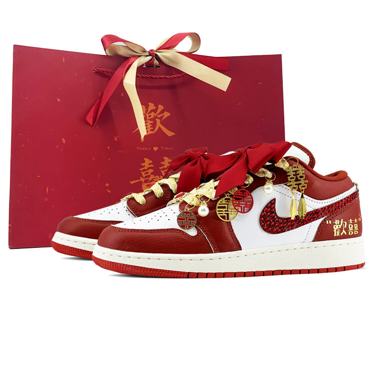 

Кроссовки Air Jordan 1 Vintage Basketball Shoes Women's Low-top White/red/gold, красный