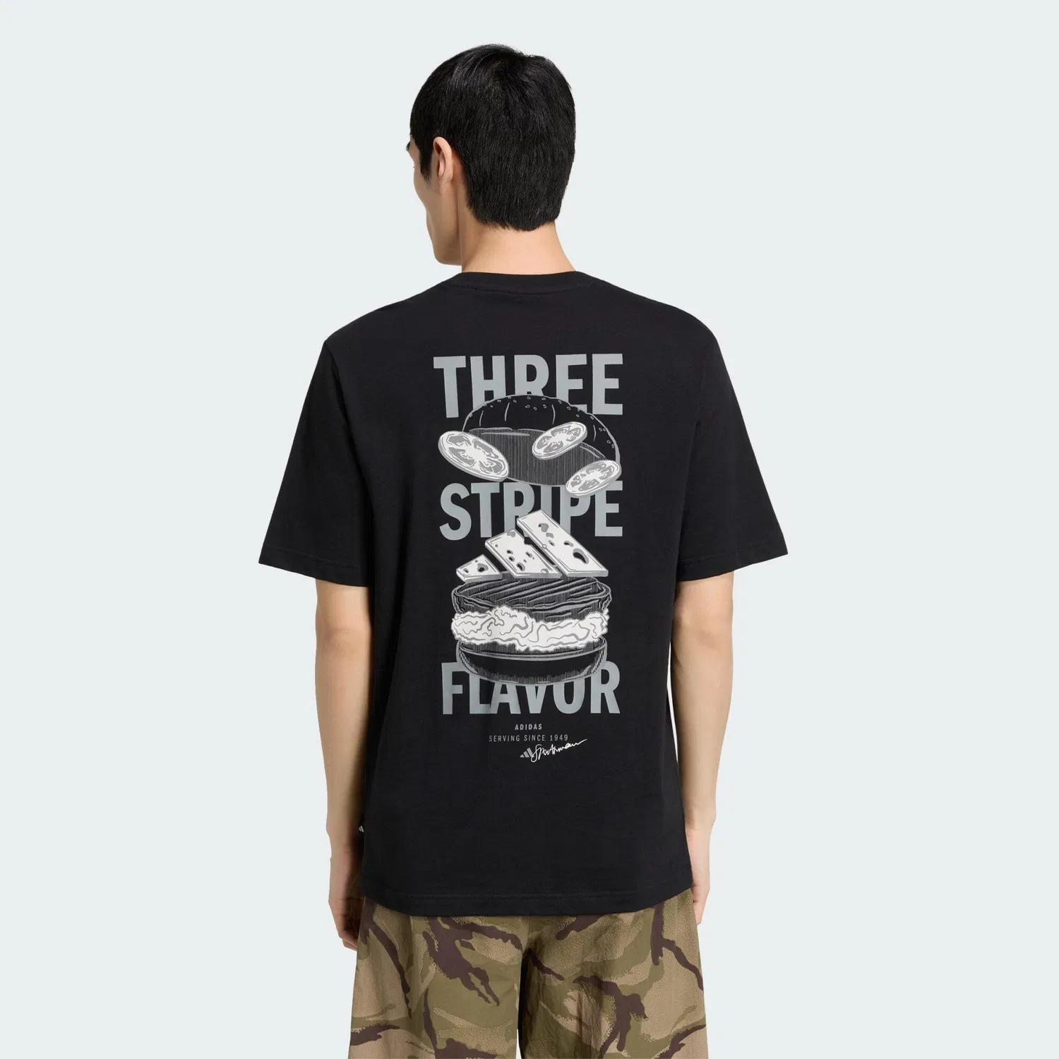 Мужская футболка с графическим принтом BURGER FLAVOR GRAFIK T-SHIRT Adidas, Schwarz — фото 3