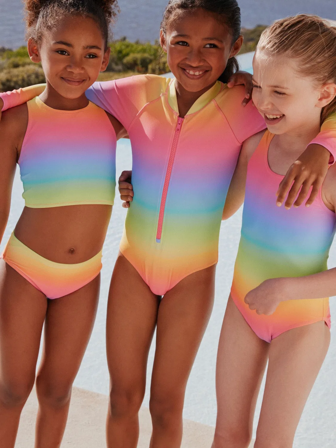 Купальник с вырезом лодочкой Rainbow Ombre Next, радужный омбре — фото 4