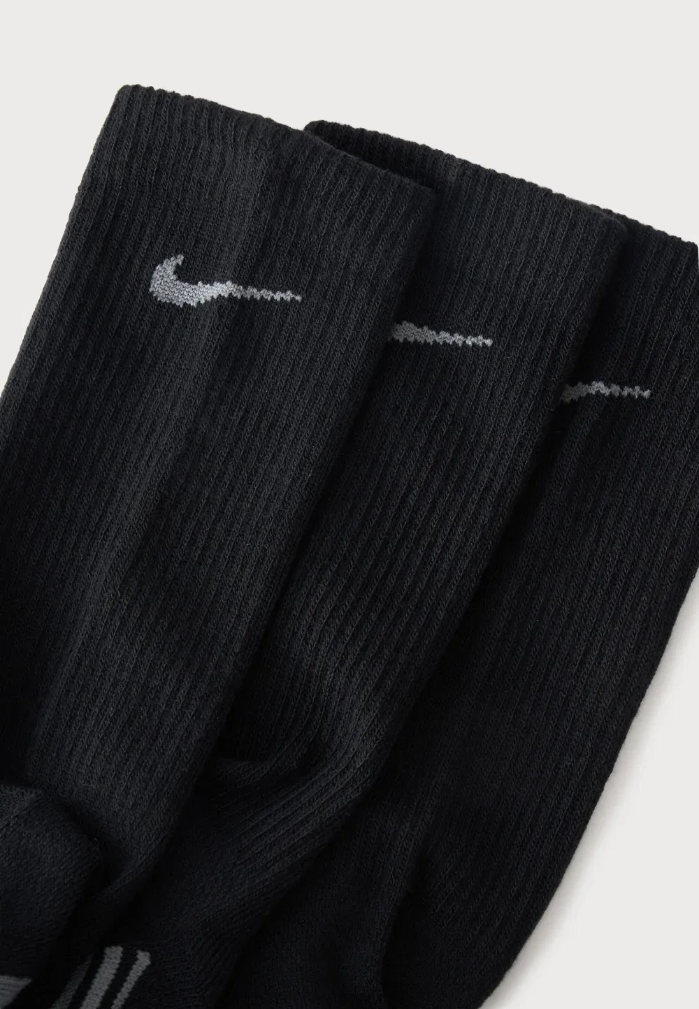 Универсальный набор из 3 спортивных носков Nike Performance, Black/Smoke Grey — фото 2