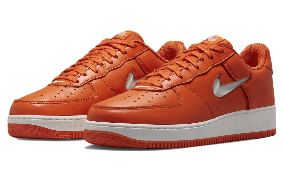 Кроссовки Nike Air Force 1 Low Retro Unisex, оранжевый — фото 3