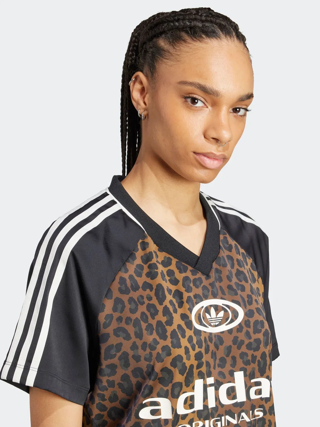 Футболка с принтом adidas Originals Animal Print Satin Football Inspired, Animal — фото 4