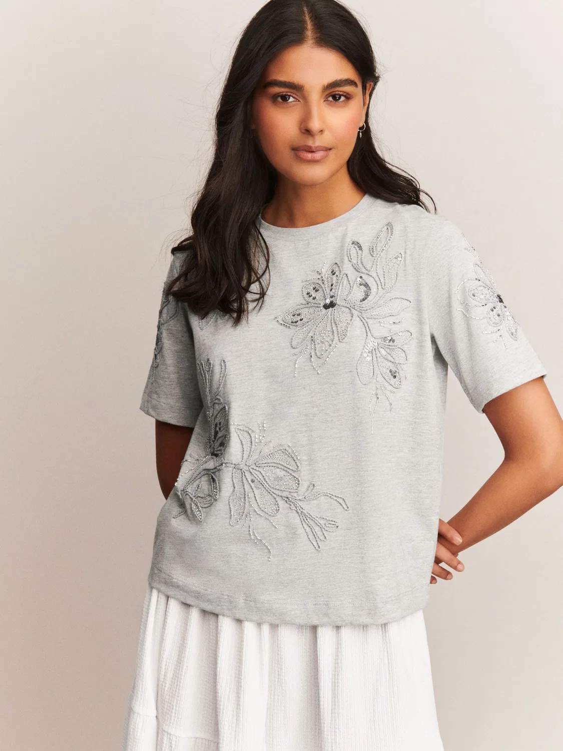 Футболка с цветочным принтом и декором, Grey Floral Print Embellished Next, серый — фото 4