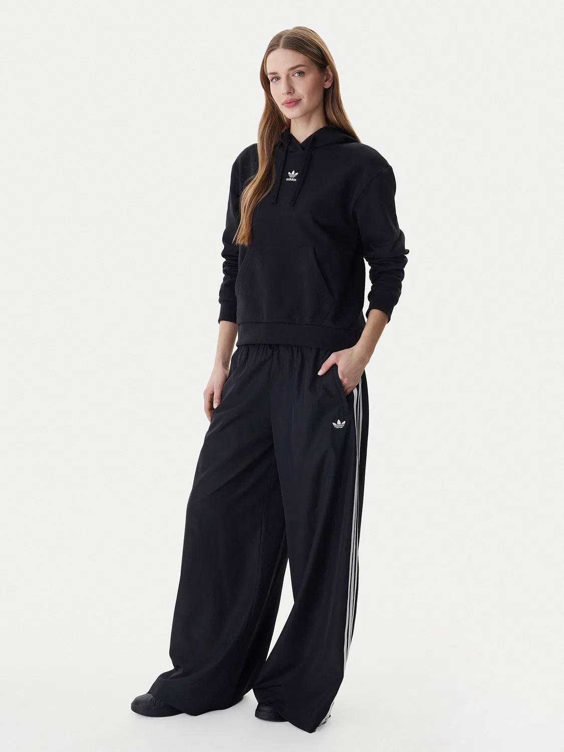 Женская толстовка стандартного кроя Essentials Adidas, черный — фото 2