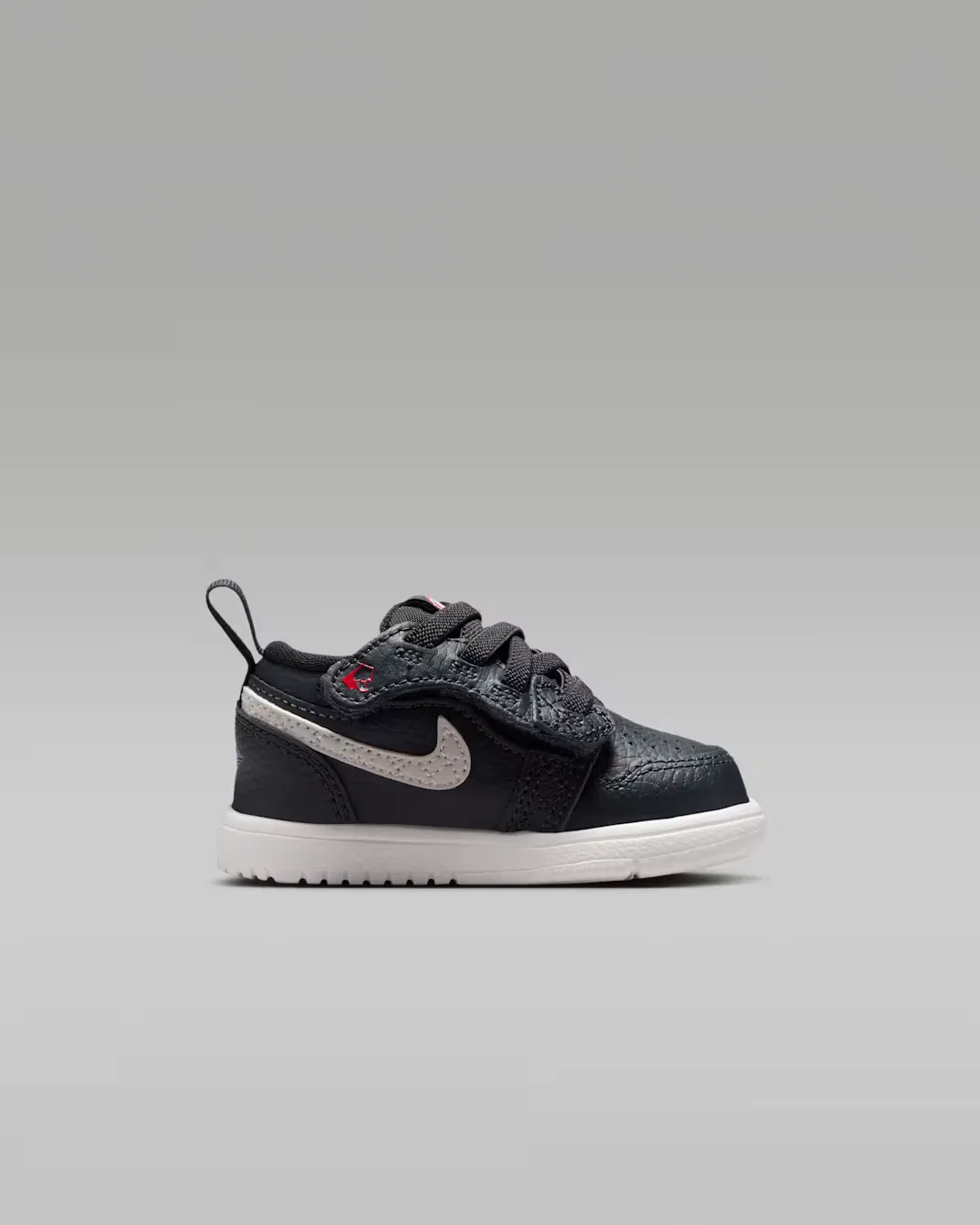 Детская/подростковая обувь Jordan 1 Low Alt SE, Off Noir/University Red/Game Royal/Sail — фото 3