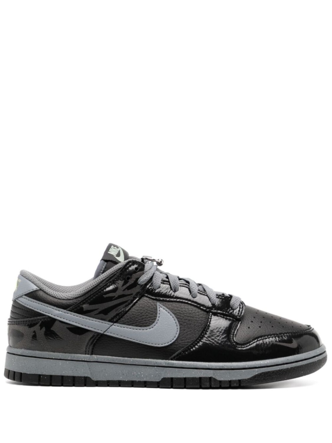 

Кроссовки Dunk Low Retro Quickstrike Nike