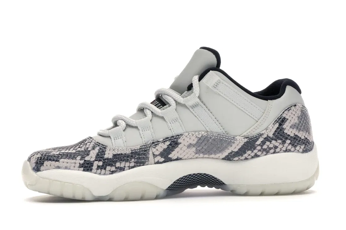 Детские кроссовки Lifestyle с низким верхом Jordan 11 Retro Low Jordan, Light Bone/Smoke Grey-White-Black — фото 3