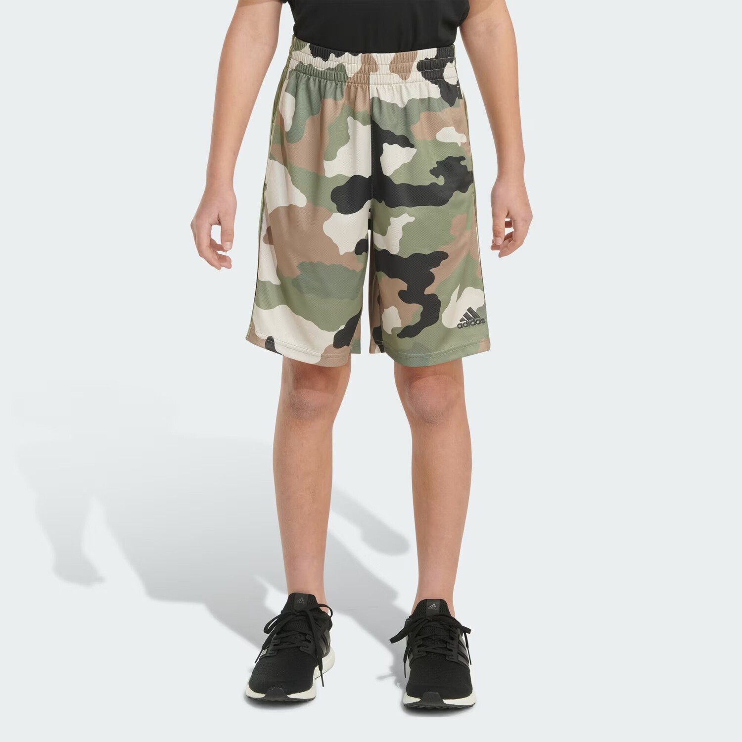 

Шорты с эластичным поясом France с камуфляжным принтом Adidas, цвет Tent Green