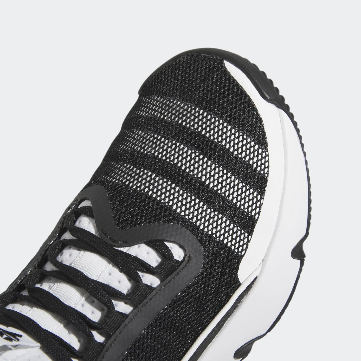 Детские баскетбольные кроссовки с кроссовками Bounce Trae Young Adidas, Black Core White Cloud — фото 4