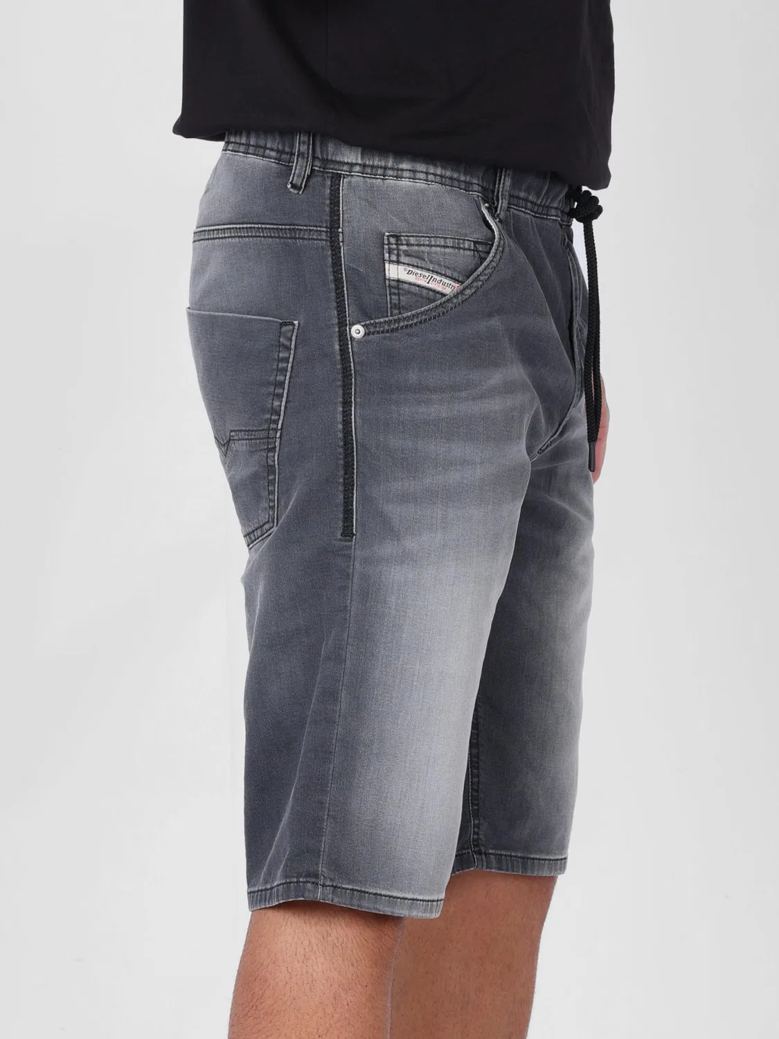 Джинсы Diesel Regular Jeans D-Krooley-Short Light & Superstretch JoggJeans серого цвета — фото 4