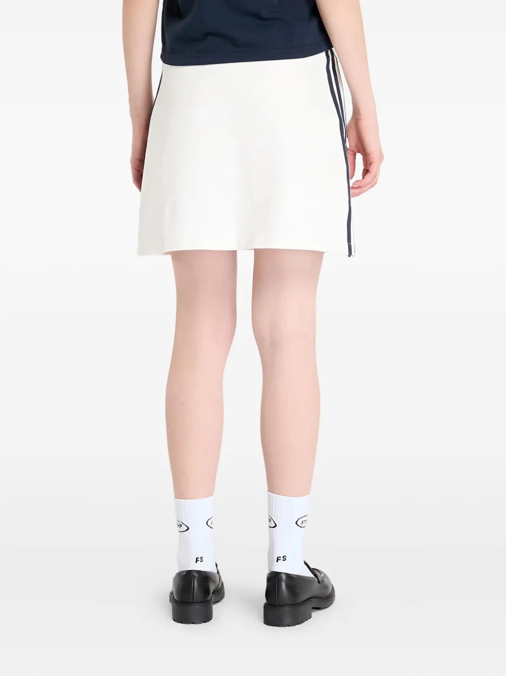 Юбка-шорты с полосками из коллаборации со Sporty and Rich Adidas, белый — фото 4