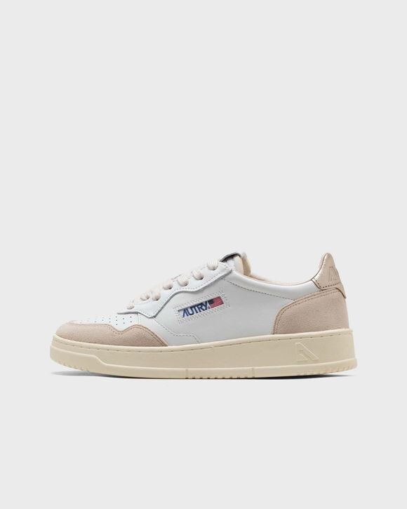 

Кроссовки Autry Action Shoes Wmns Medalist Low, цвет leat/suede wht/gold