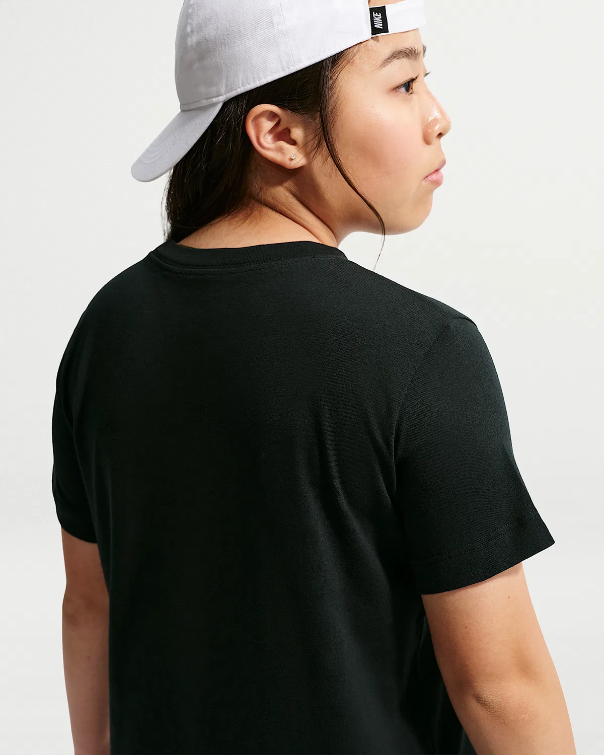 Детская футболка (большой размер) Nike Sportswear, Black/White/Wolf Grey — фото 2