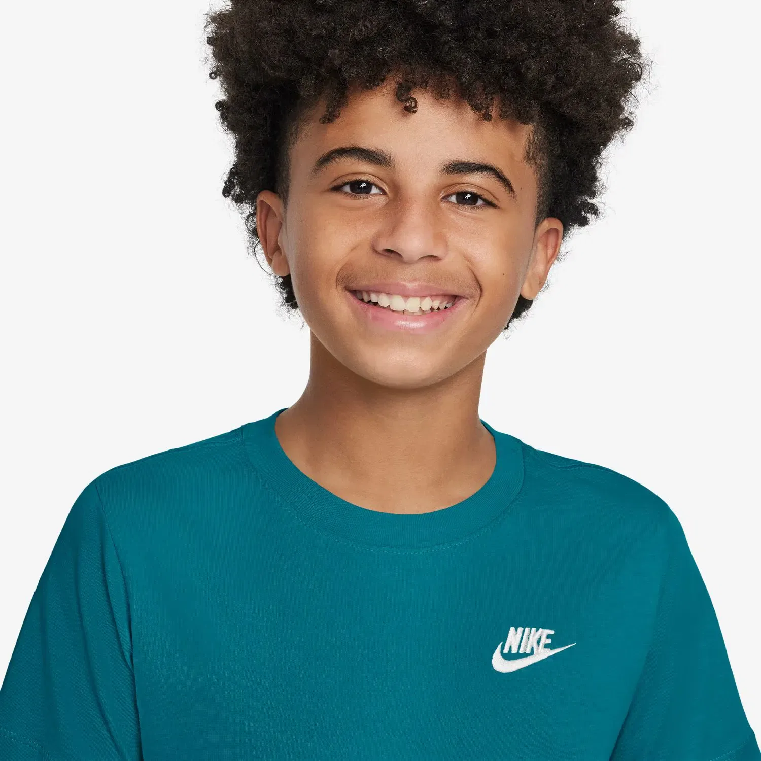 Детская футболка для мальчиков хлопковая K Nsw Tee Emb Futura Lbr Nike, Verde — фото 3
