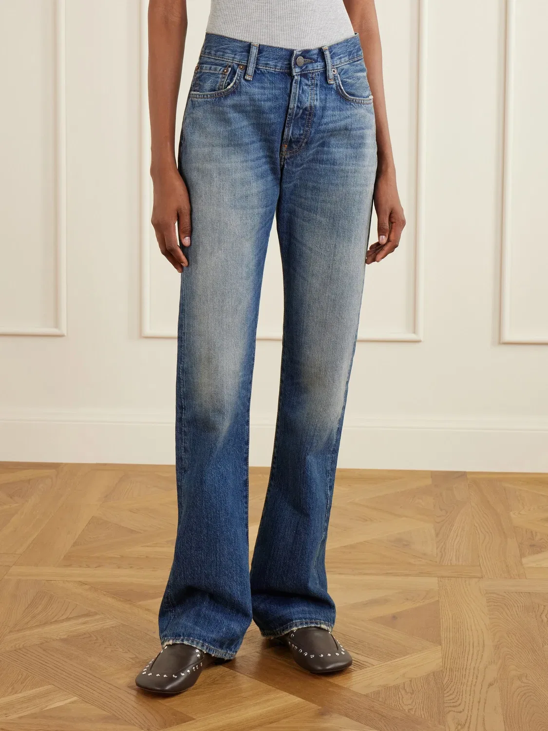 Джинсы прямого кроя ACNE STUDIOS 2009 средней посадки с декором (искусственными потертостями), синий — фото 3