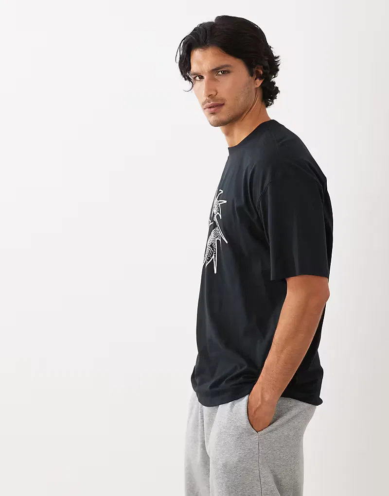 Футболка с графическим принтом Nike Swoosh, черный — фото 4