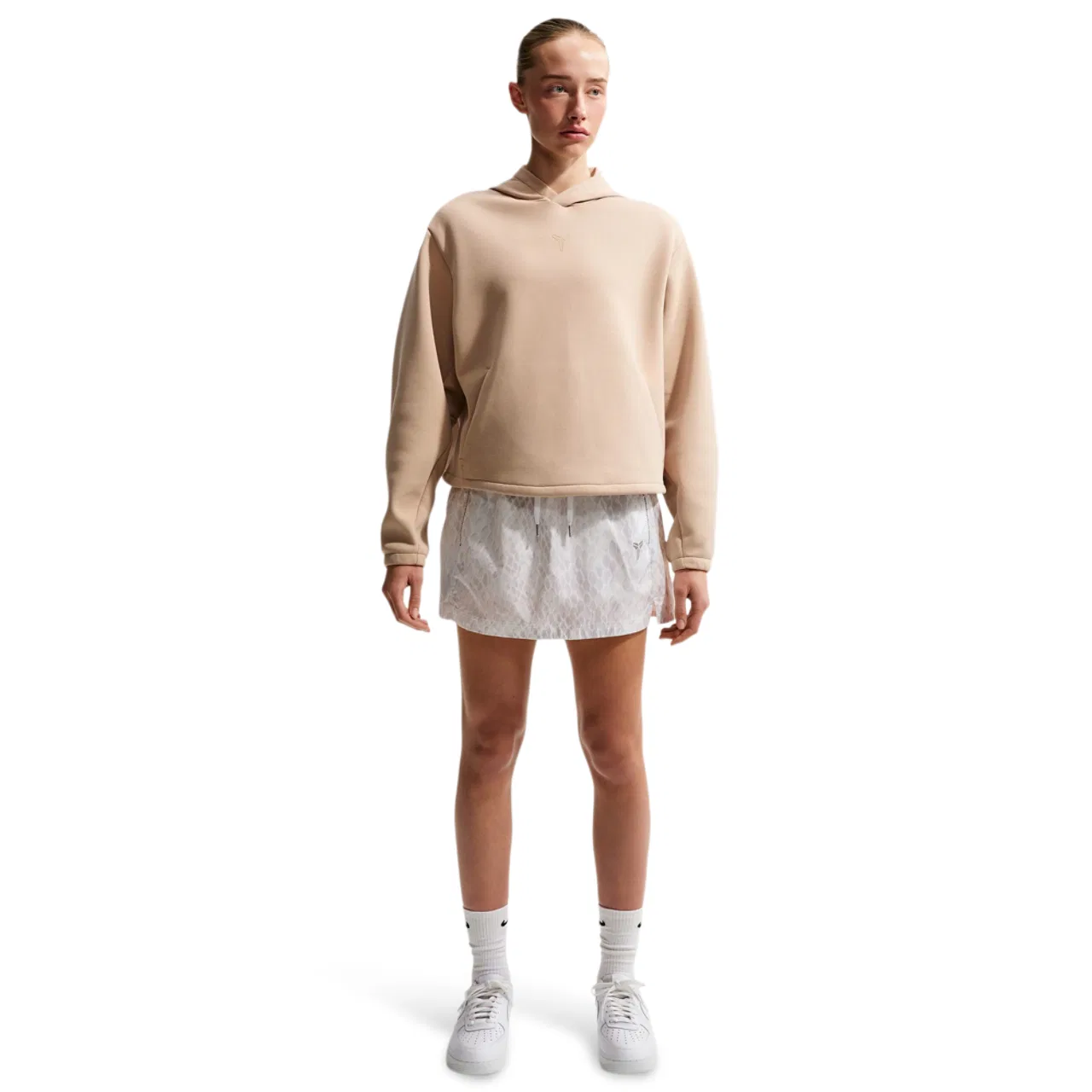 Женское худи Dri-FIT Mamba Pullover Nike, цвет Linen/Tan — фото 3