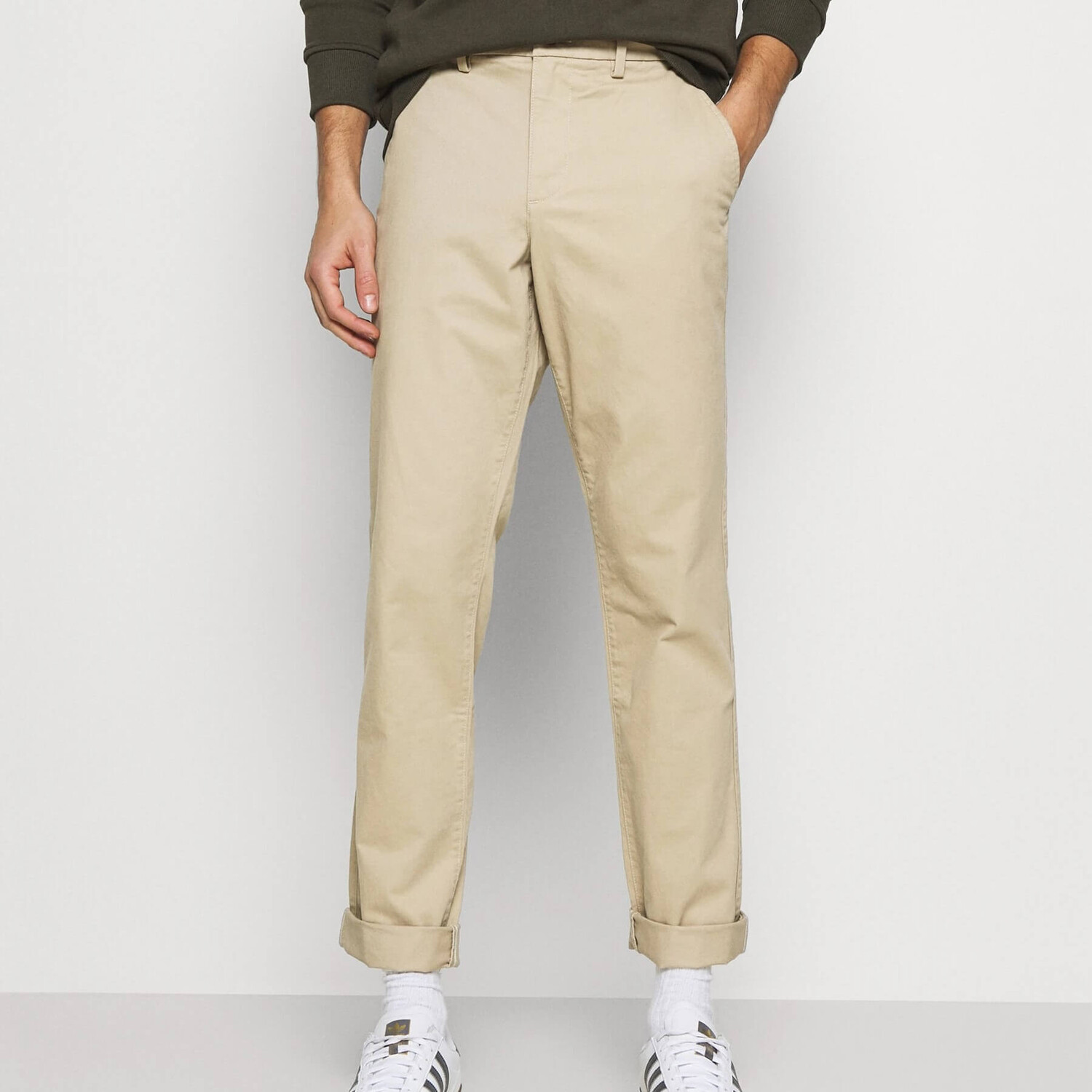 

Брюки Gap Essential Slim Fit, хаки