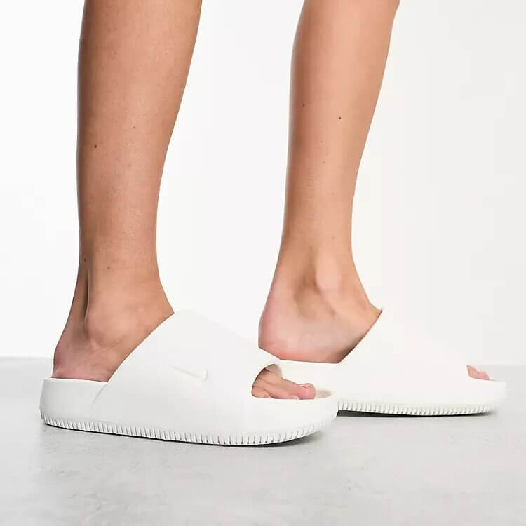 

Шлепанцы Nike Calm, белый