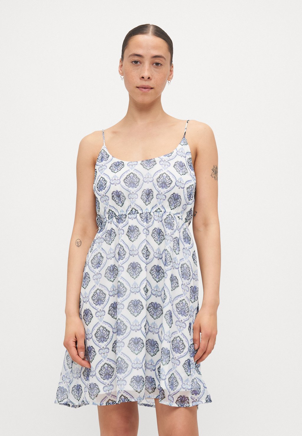 

Повседневное платье VMSMILLA SINGLET SHORT DRESS Vero Moda Petite, белый