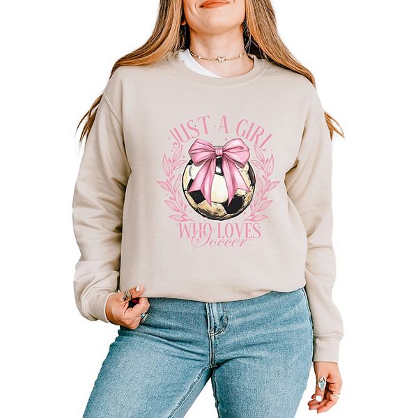 

Футболка с принтом Just a girl who loves soccer coquette Simply Sage Market, Dust, Зеленый, Футболка с принтом Just a girl who loves soccer coquette Simply Sage Market, Dust