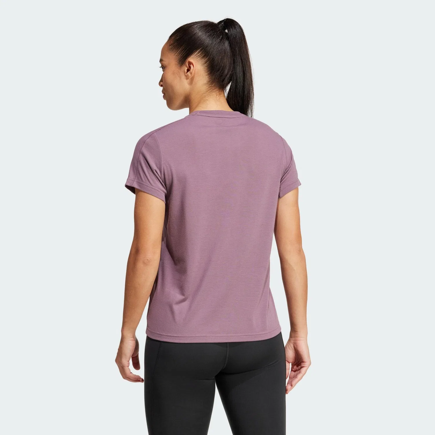 Мужская футболка с принтом AEROREADY Train Essentials Minimal Branding T-Shirt Adidas, Dunkelviolett — фото 2