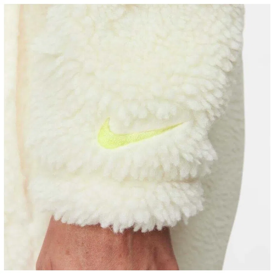 Женская куртка-бомбер с флисовой подкладкой, модель Nsw Logo Sherpa Jacket, Nike, Белый — фото 3