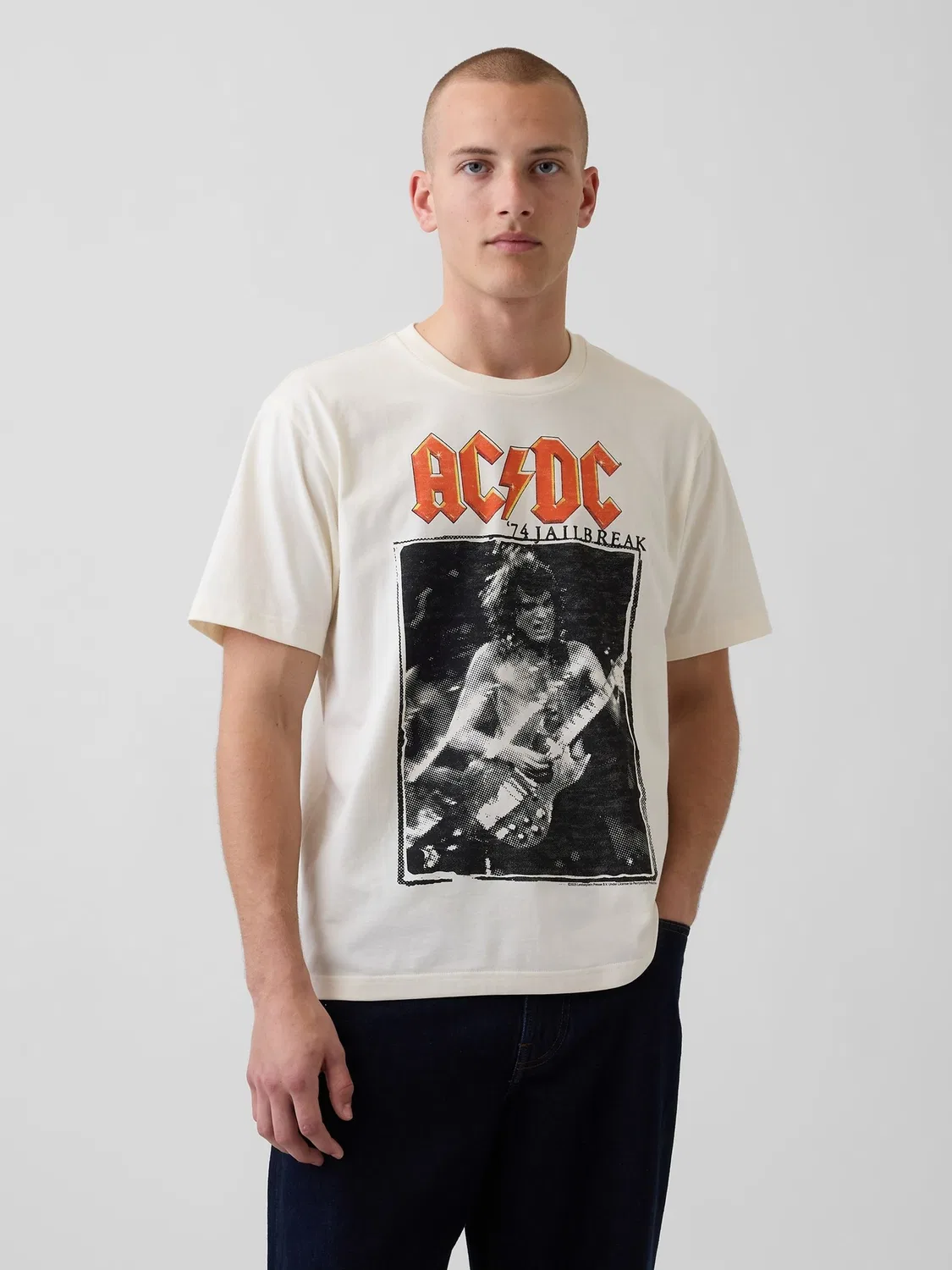 Футболка с принтом ACDC, свободная Gap, белый