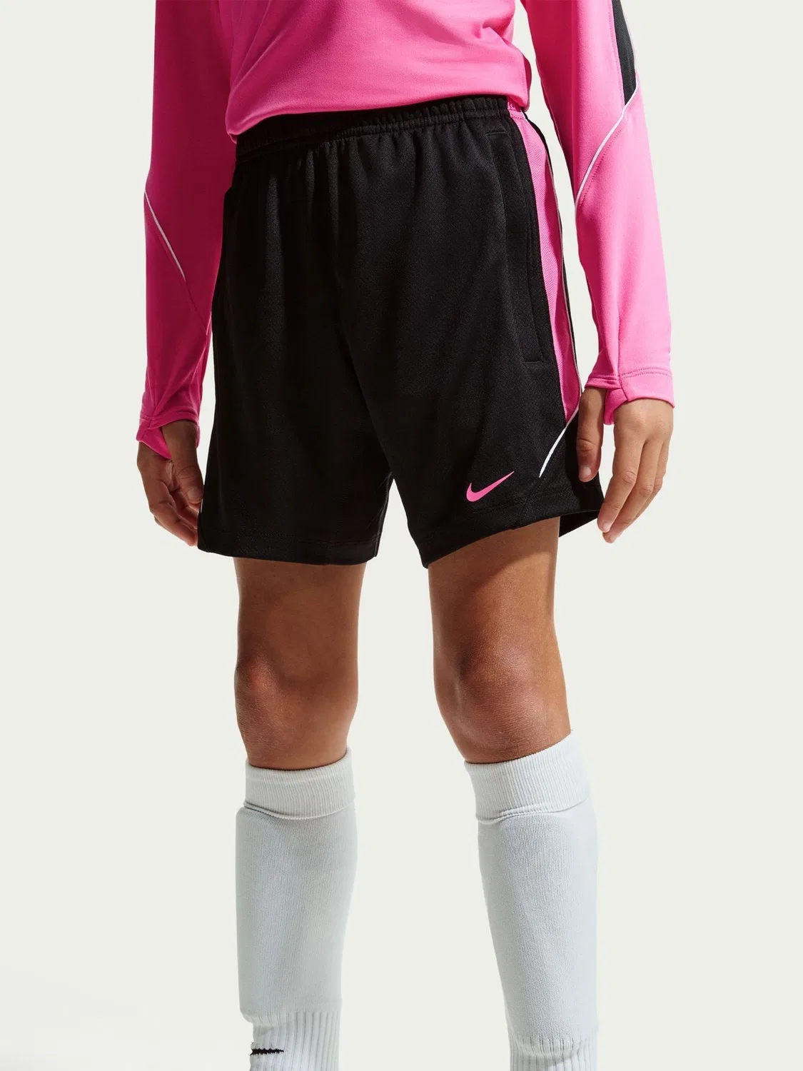 Шорты футбольные Nike Strike Dri-FIT, Black/Pink — фото 2
