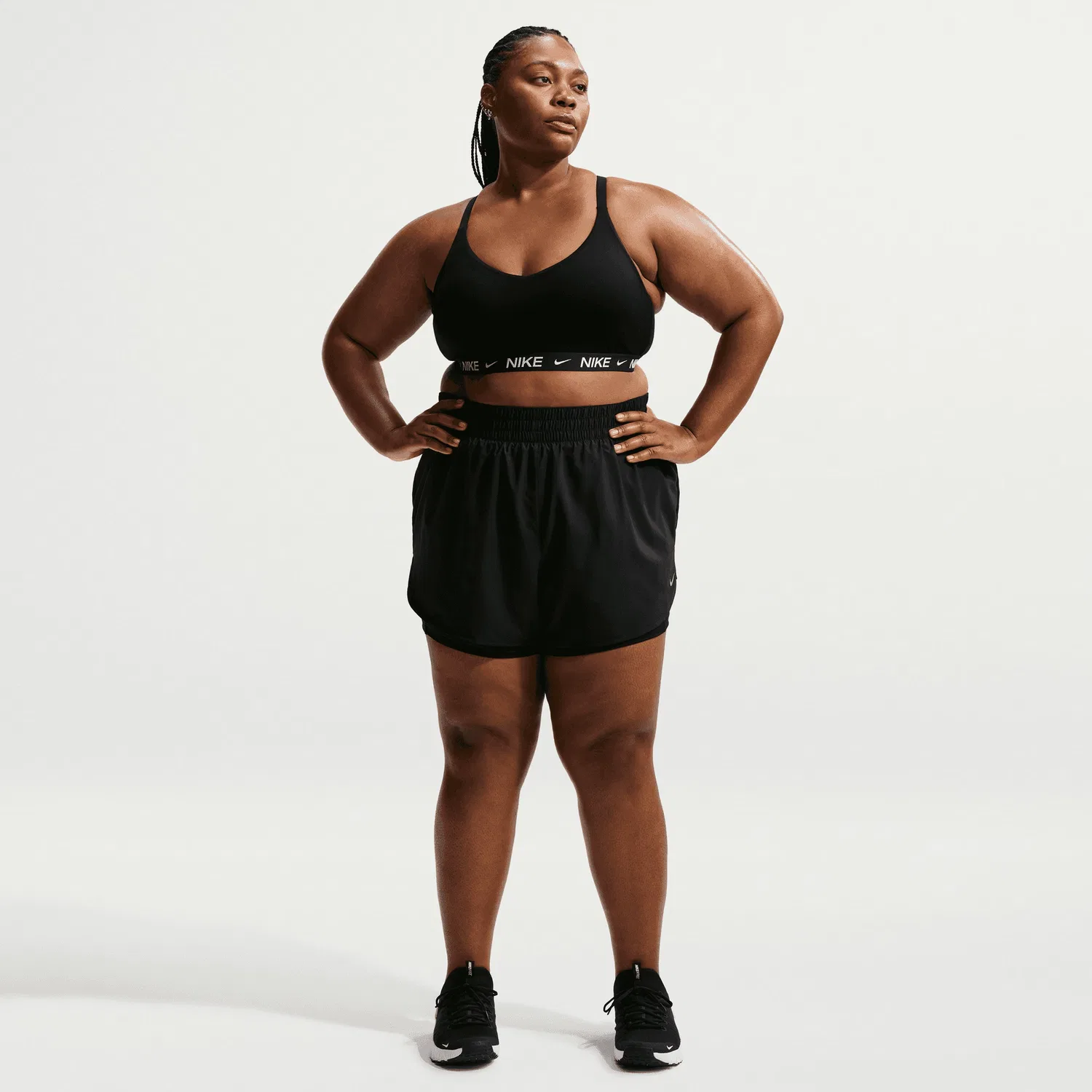 Женский спортивный бюстгальтер Nike, черный — фото 2