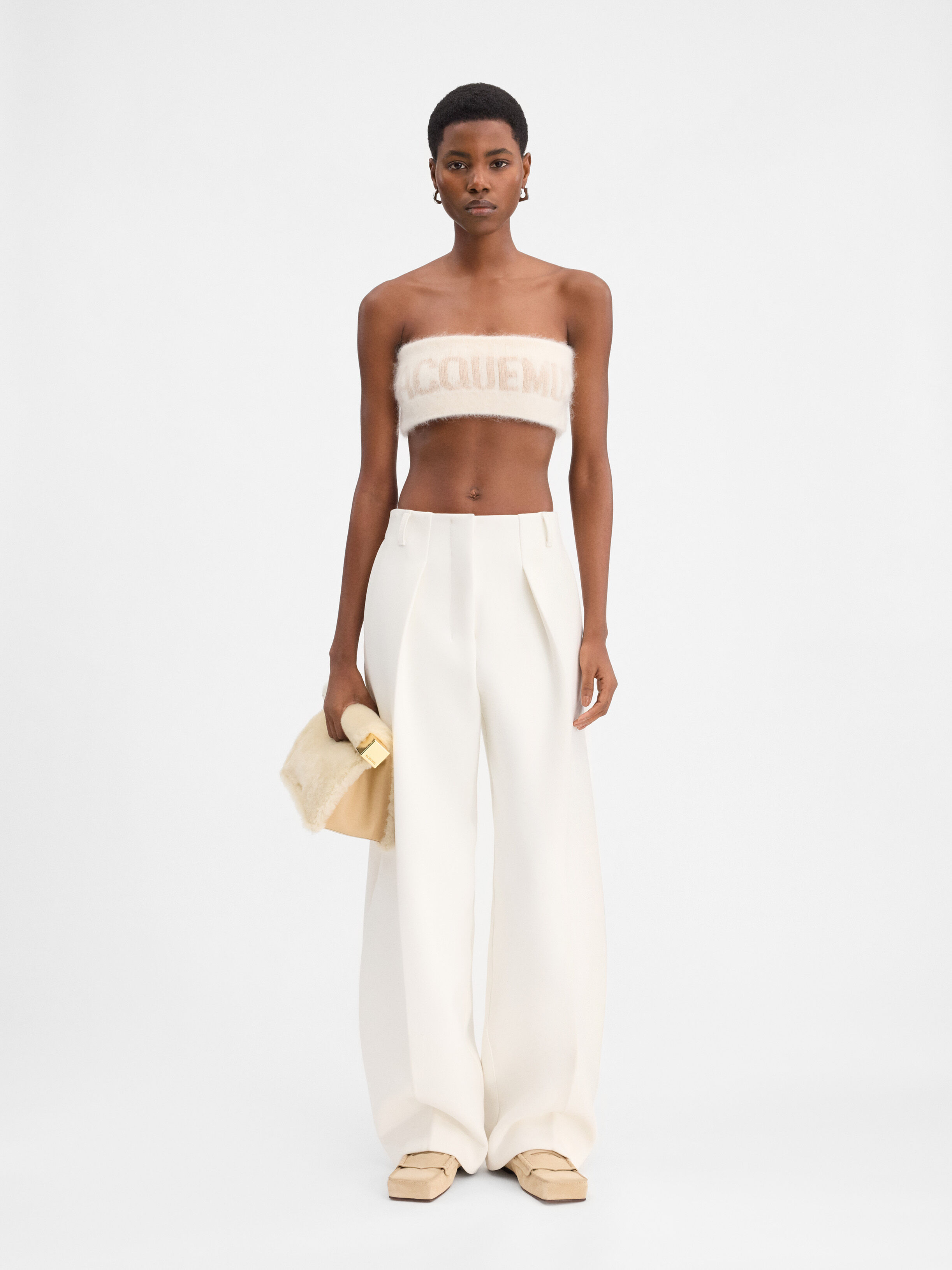 

Бюстгальтер из мохера JACQUEMUS The Nuvola bra, белый