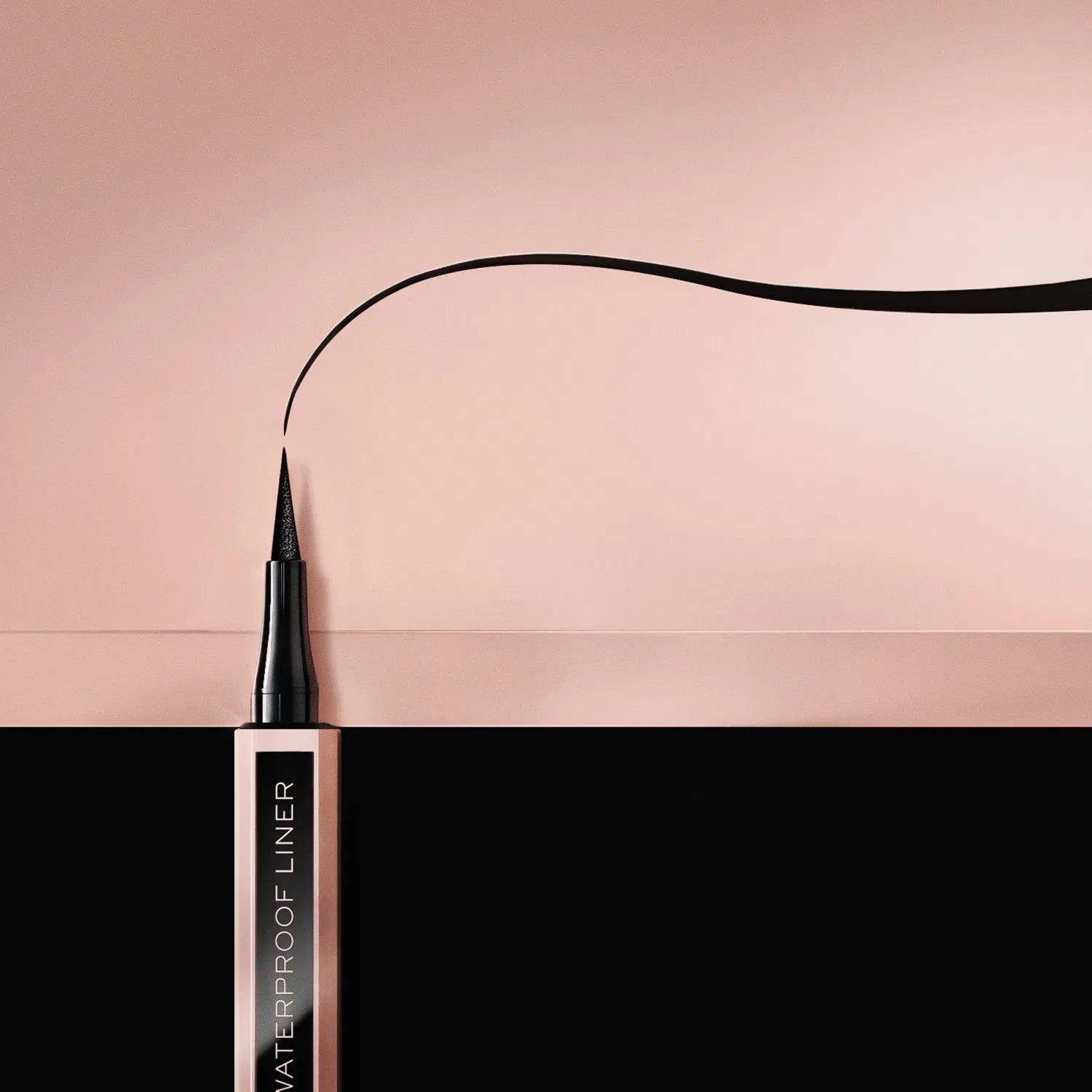 Эйлайнер с ультратонким аппликатором LANCÔME, 1 мл, 01 Black — фото 4