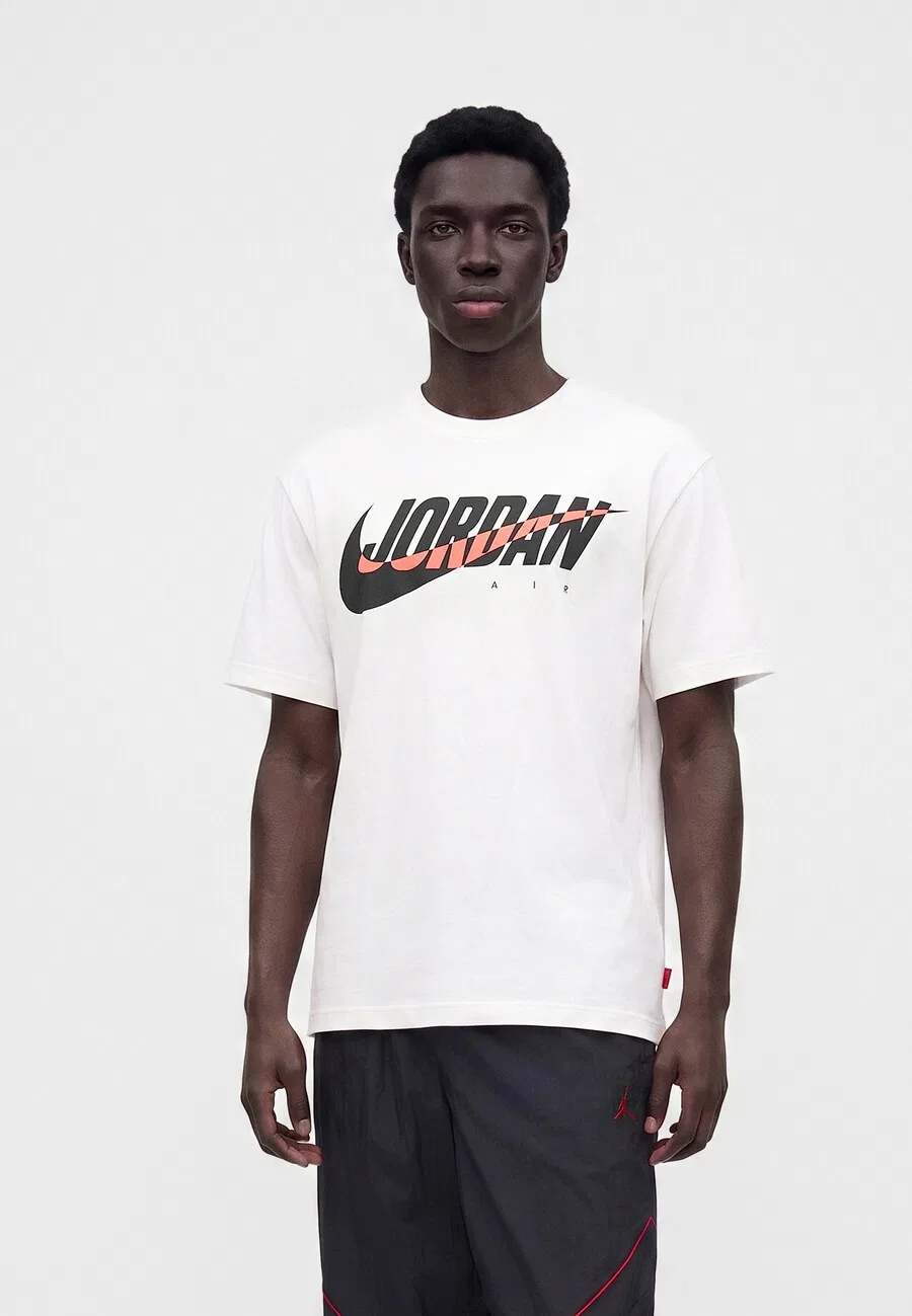 Футболка Jordan 'Brooklyn Essentials' белого цвета — фото 2
