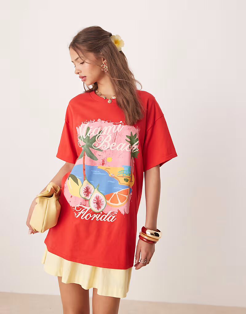 

Летняя футболка Miss Selfridge Miami Beach с графическим принтом красного цвета
