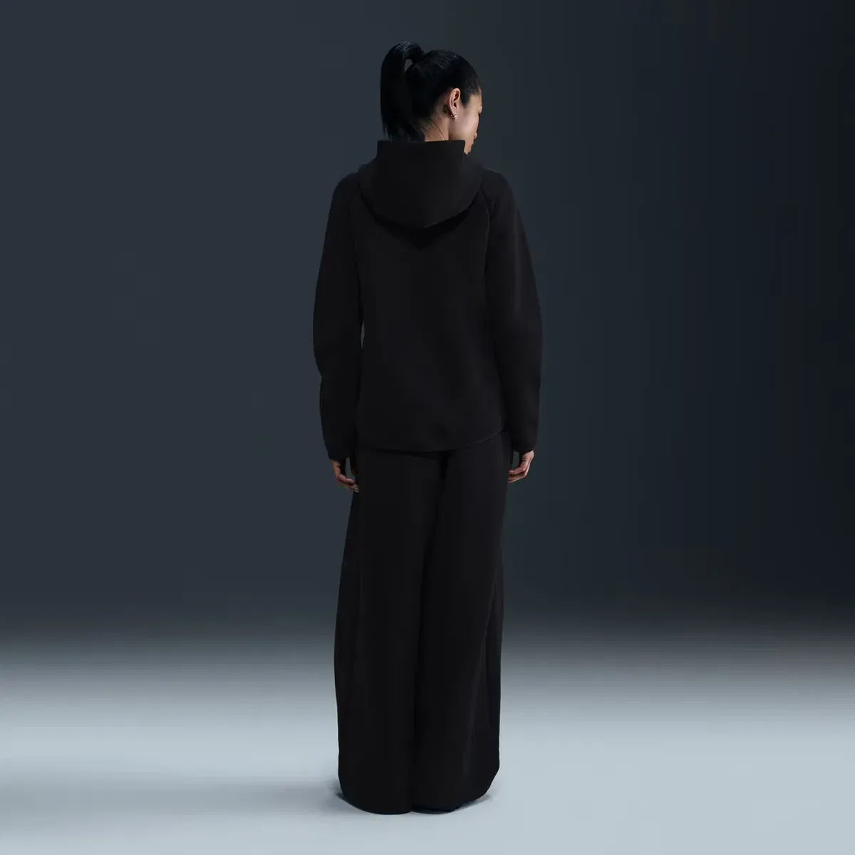 Женская худи с флисом Tech Fleece Windrunner Nike, Negro — фото 2