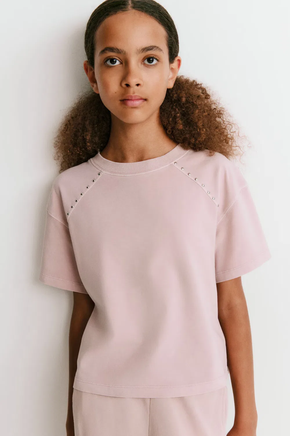 Хлопковая футболка с заклепками H&M, Hellrosa