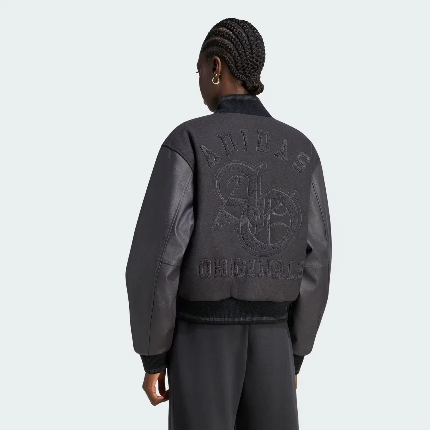 Женская куртка оверсайз Varsity Jacket Adidas Originals, черный — фото 2