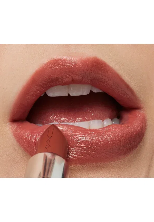 Помада матовая Ximal sleek satin lipstick Mac, Creme In Your Coffee, 3.5 г, цвет creme in your coffee — фото 3