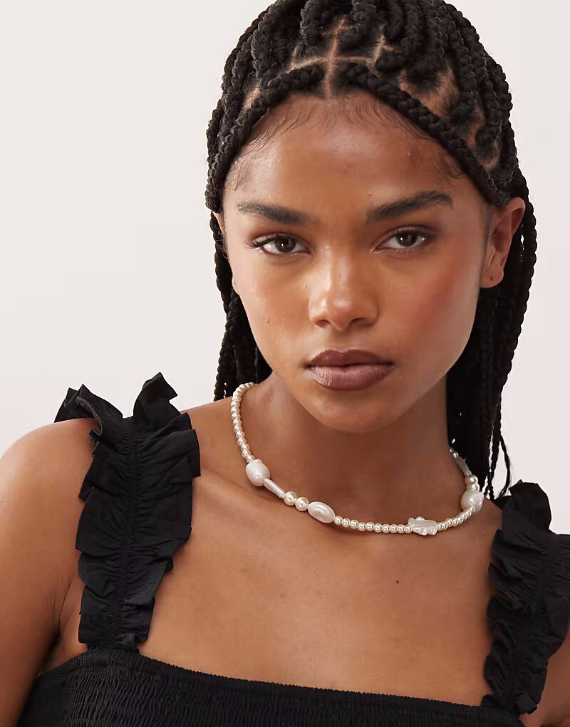 

Крупное жемчужное ожерелье из золота Petit Moments