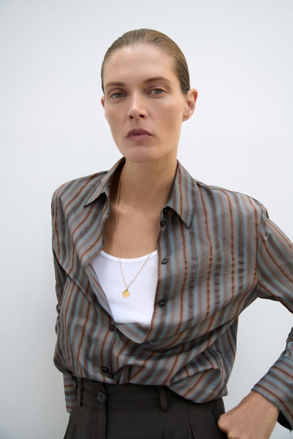

Полосатая рубашка ZARA, норка коричневая
