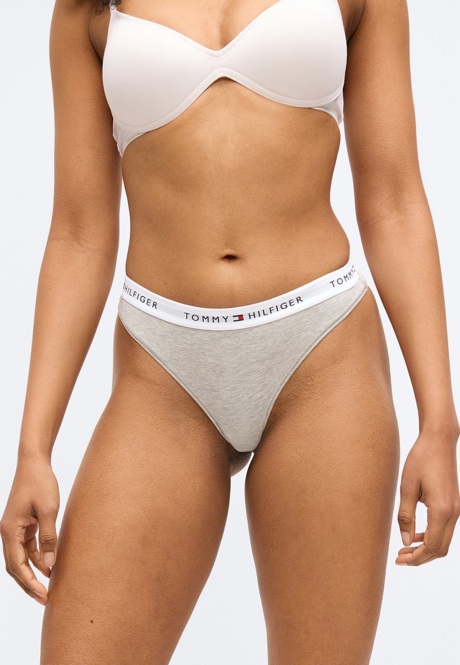 Трусы Tommy Hilfiger THONG 3 PACK, Medium Grey Heather/White/Black/Grey — фото 4