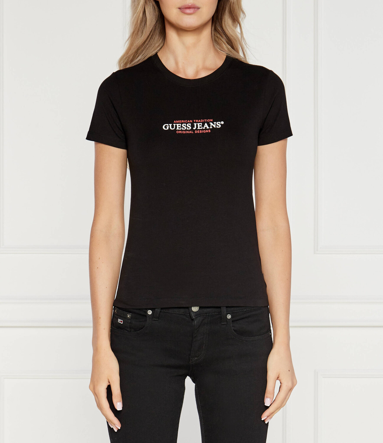 

Футболка Guess Jeans AMERICAN Slim Fit, черный