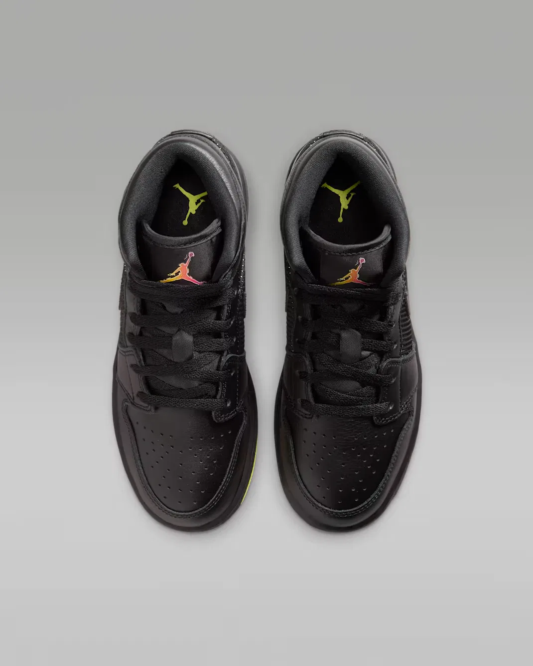 Кроссовки для детей постарше Air Jordan 1 Mid SE, Black/Opti Yellow/Silver — фото 4