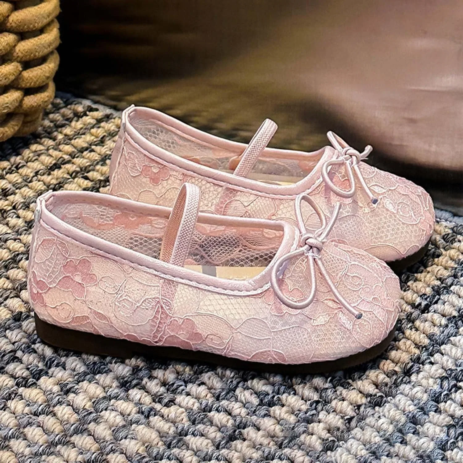 Детские балетки для девочек с вышивкой и бантом Lace Flats for Girls, Pink — фото 3