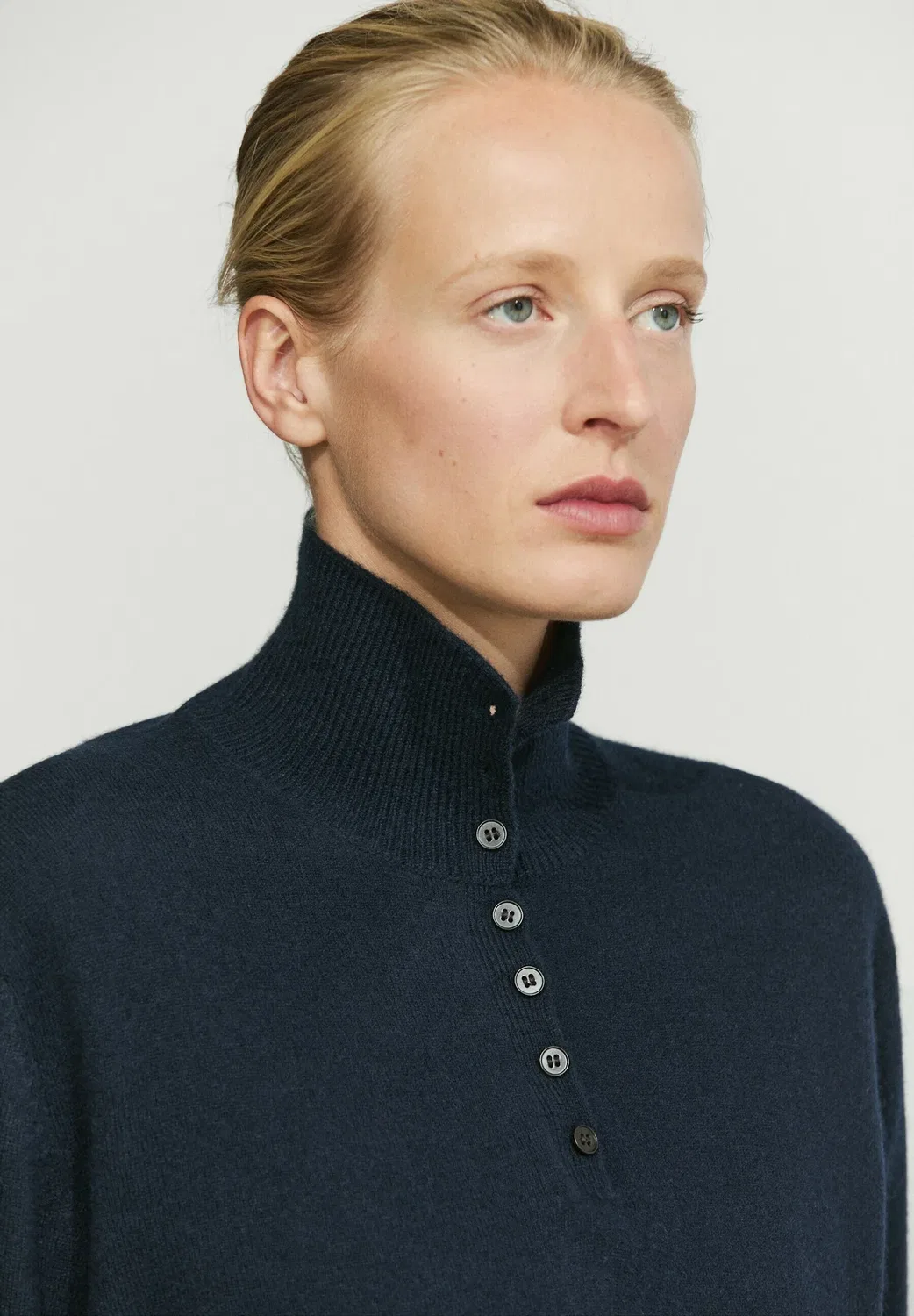 Вязаный свитер с высоким воротником и пуговицами Massimo Dutti, Mottled Dark Blue — фото 3