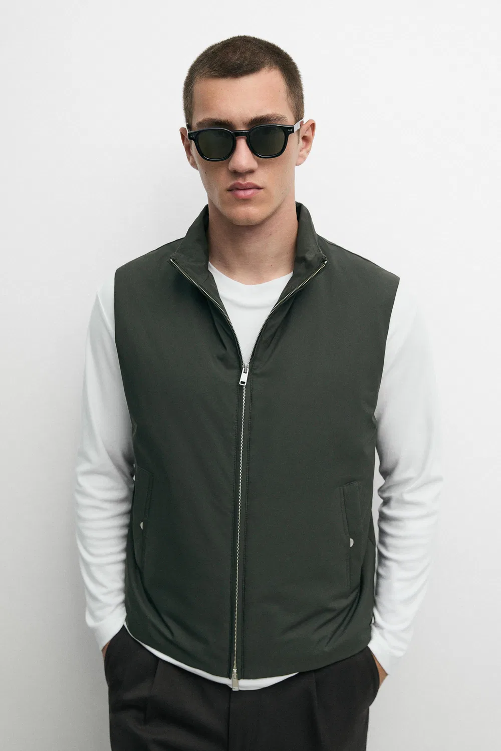 Жилет Massimo Dutti, пуховый, сверхлегкий, водоотталкивающий, Dark Marl — фото 2