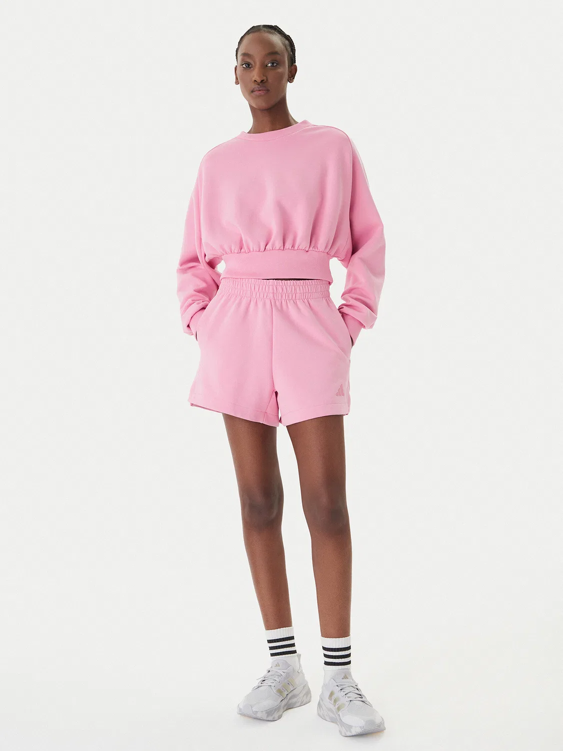 Женские спортивные шорты свободного кроя Soft Lux Adidas, розовый — фото 2
